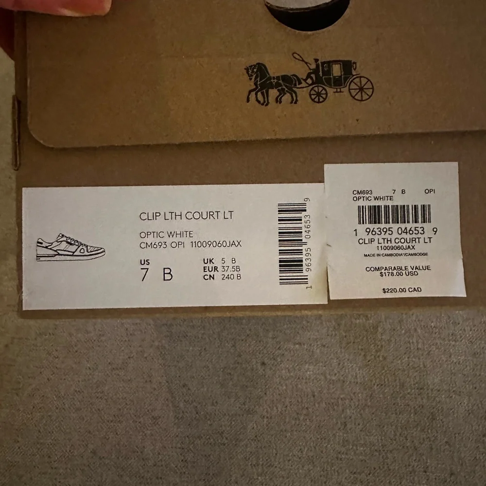 NWT- Coach White Clip Court Low Top Sneakers- size 7 - Picture 9 of 10